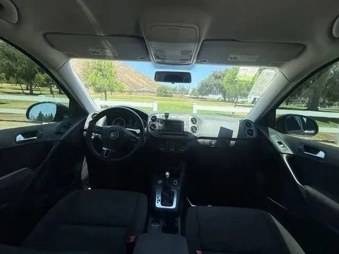 Used 2018 Volkswagen Tiguan Limited w/ Premium Package FWD image 15