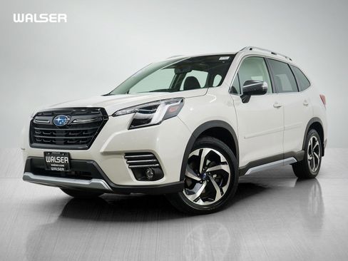 Used 2023 Subaru Forester Touring image 1