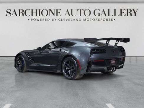 Used 2019 Chevrolet Corvette ZR1 RWD image 2