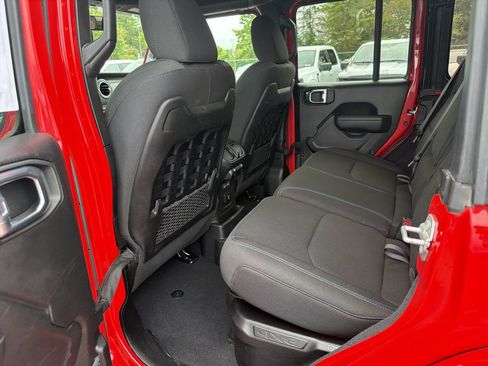 Used 2023 Jeep Wrangler Unlimited Rubicon 4xe w/ Cold Weather Group AWD/4WD image 14