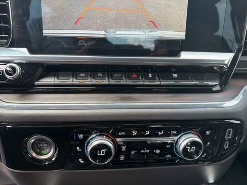 Used 2023 GMC Sierra 1500 SLT w/ SLT Premium Package AWD/4WD image 24