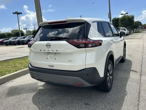 Certified 2023 Nissan Rogue SV FWD image 7