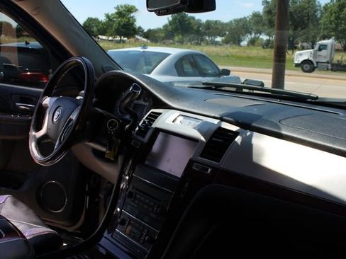 Used 2014 Cadillac Escalade Premium RWD image 38