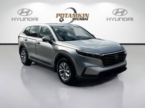 Used 2024 Honda CR-V LX image 3