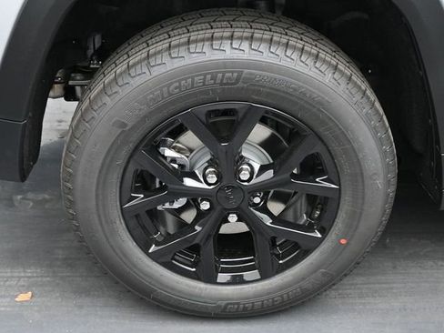 New 2025 Jeep Grand Cherokee Laredo image 40