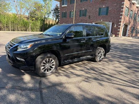 Used 2018 Lexus GX 460 Luxury w/ Preferred Accessory Package AWD/4WD image 2
