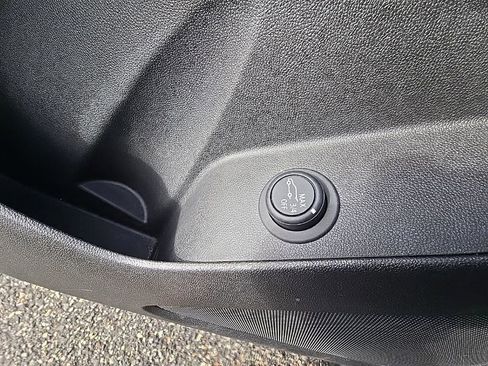 Used 2022 Chevrolet Equinox LT image 26