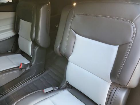 Used 2023 Ford Explorer XLT w/ Equipment Group 202A RWD image 12