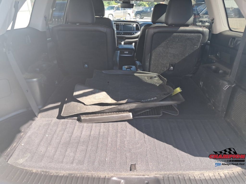 Used 2019 Toyota Highlander SE w/ Protection Package #3 AWD/4WD image 23
