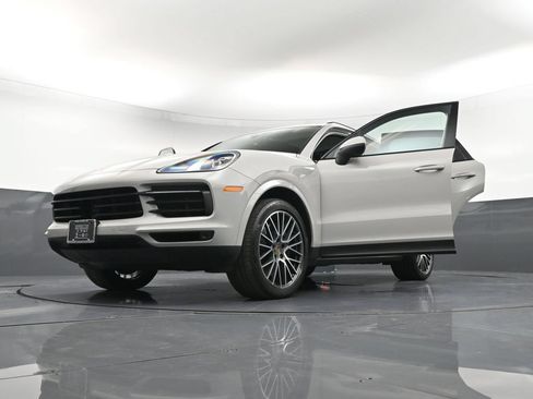 Certified 2023 Porsche Cayenne AWD/4WD image 38