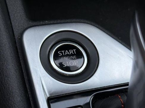 Certified 2025 Nissan Sentra SR FWD image 7