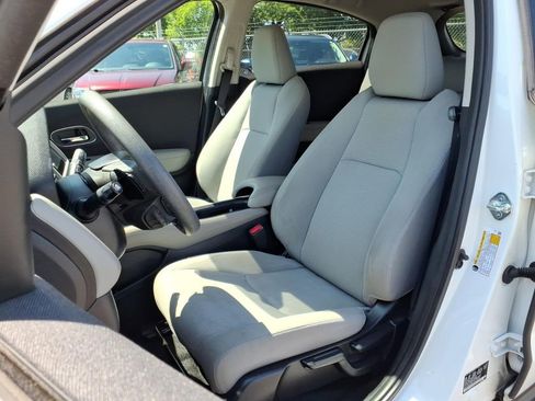 Used 2021 Honda HR-V EX image 4