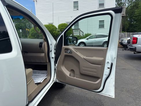 Used 2015 Nissan Frontier SV AWD/4WD image 20