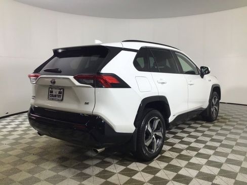 Used 2023 Toyota RAV4 SE w/ Weather & Moonroof Package image 7