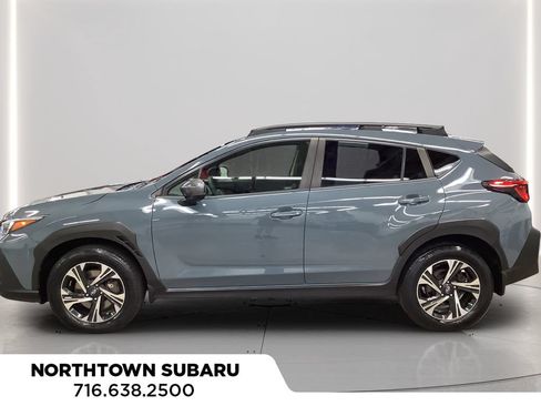 Used 2024 Subaru Crosstrek 2.0i Premium AWD/4WD image 2