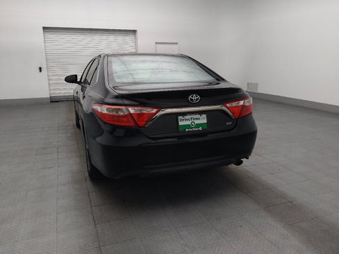Used 2017 Toyota Camry SE FWD image 6