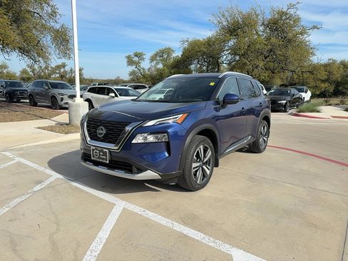 Used 2023 Nissan Rogue Platinum w/ Platinum Premium Package image 2