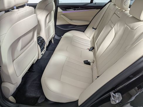 Certified 2022 BMW 530i xDrive 530i xDrive w/ Convenience Package image 45