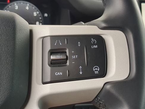 Used 2025 Land Rover Defender 110 S image 26