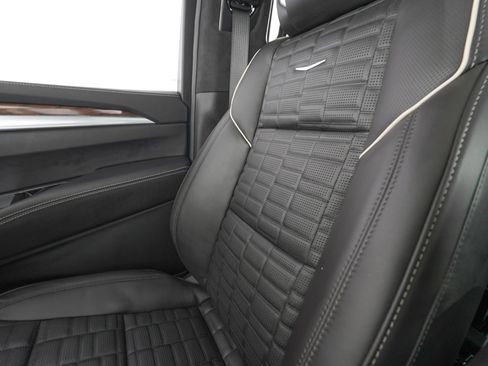 Used 2026 Cadillac Escalade Platinum Sport w/ LPO, ONYX Package AWD/4WD image 30