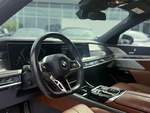 Used 2023 BMW 760i xDrive AWD/4WD image 12