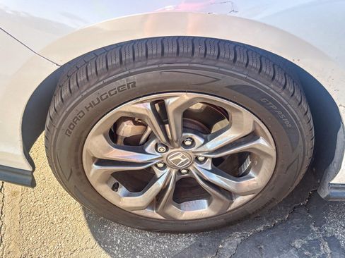 Used 2023 Honda Accord EX image 11