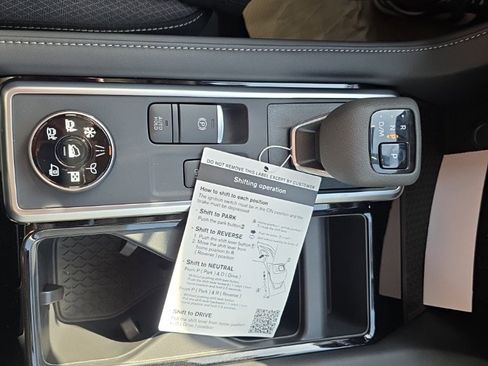 New 2025 Nissan Pathfinder SV image 27