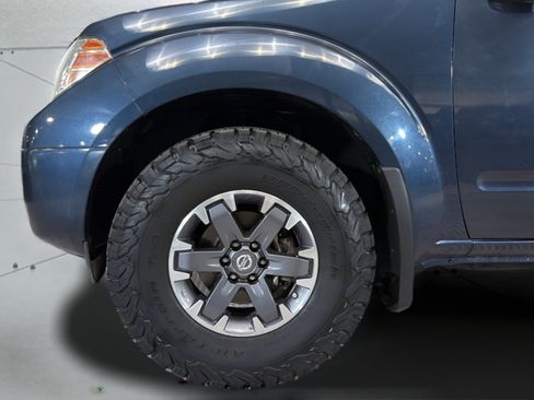 Used 2015 Nissan Frontier PRO-4X w/ Pro-4x Luxury Package AWD/4WD image 36