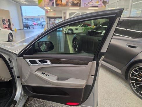 Used 2016 Hyundai Genesis 3.8 RWD image 36