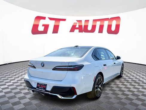 Used 2024 BMW 740i xDrive image 6