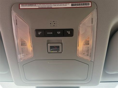 Used 2021 Toyota RAV4 LE image 28