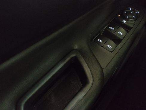 Used 2019 Chevrolet Equinox LT FWD image 27