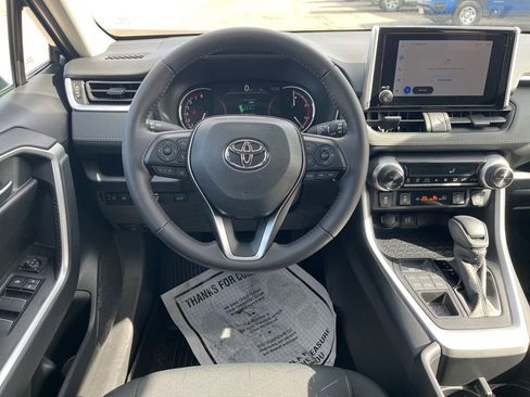 Used 2025 Toyota RAV4 XLE w/ Convenience Package image 33
