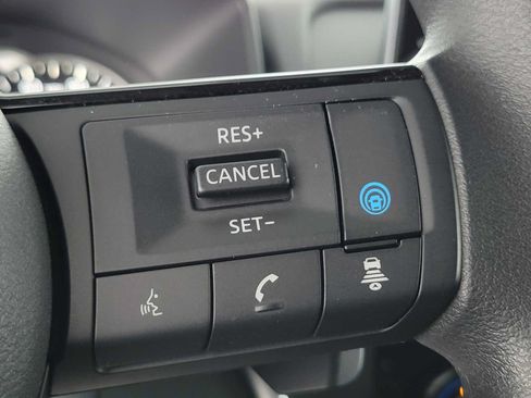 Used 2023 Nissan Rogue SV FWD image 29