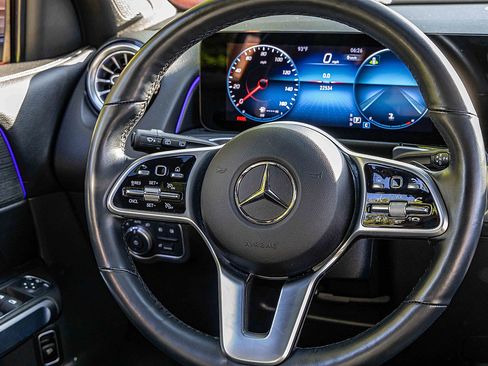 Used 2023 Mercedes-Benz GLB 250 4MATIC image 9