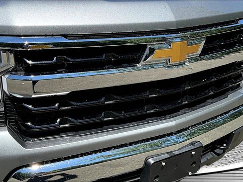 Used 2023 Chevrolet Silverado 1500 LT AWD/4WD image 24