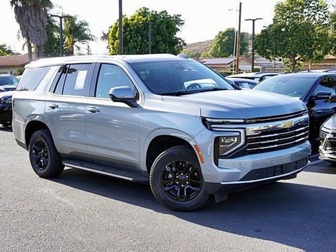 Used 2025 Chevrolet Tahoe LT AWD/4WD image 3