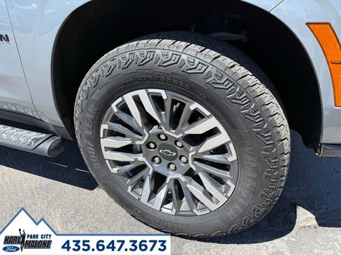 Used 2025 Chevrolet Suburban Z71 AWD/4WD image 9