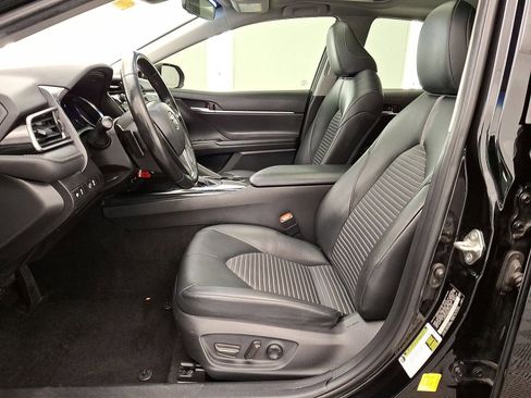 Used 2019 Toyota Camry SE image 11