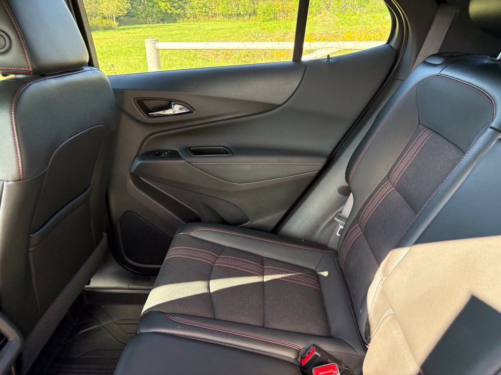 Used 2024 Chevrolet Equinox RS FWD image 42