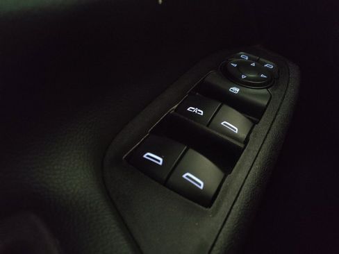 Used 2020 Chevrolet Equinox LT FWD image 27