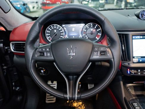 Used 2021 Maserati Levante Trofeo AWD/4WD image 38