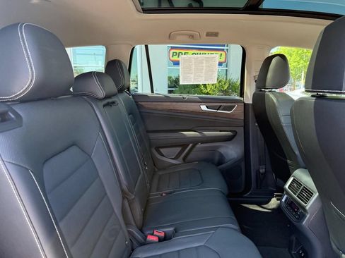 Certified 2025 Volkswagen Atlas SEL AWD/4WD image 10