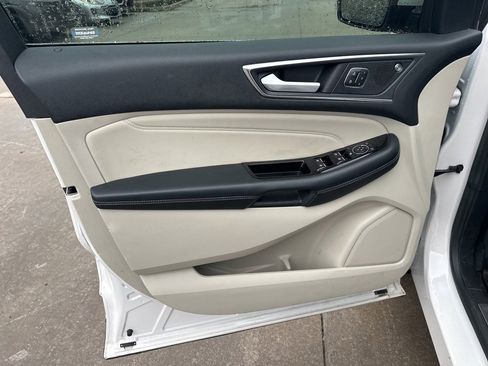 Used 2019 Ford Edge Titanium w/ Equipment Group 301A image 10