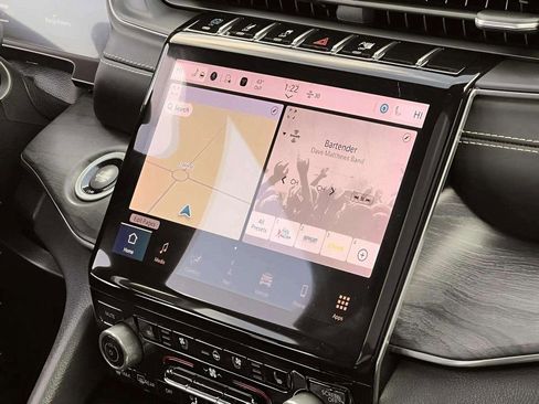 Used 2022 Jeep Grand Cherokee Overland image 34