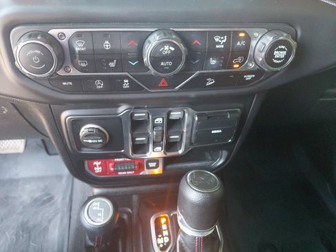 Used 2020 Jeep Wrangler Unlimited Rubicon AWD/4WD image 13