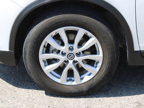 Used 2019 Nissan Rogue SV FWD image 8