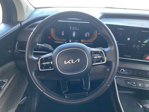 Used 2025 Kia Carnival image 14