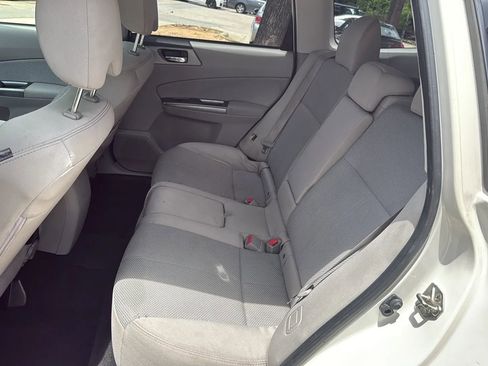 Used 2013 Subaru Forester 2.5X Premium AWD/4WD image 16