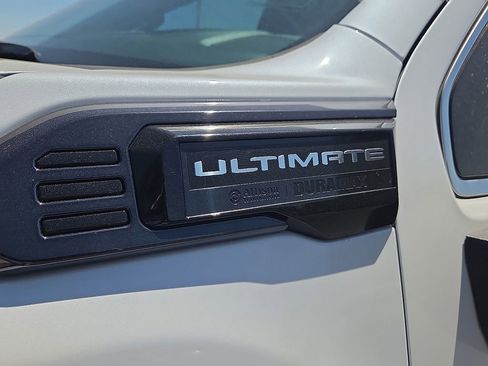 Used 2024 GMC Sierra 2500 Denali Ultimate AWD/4WD image 8